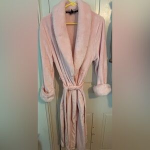 Jones New York Soft Pink Plush Robe